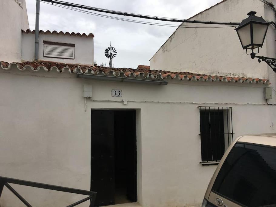 Agradable Casa Rural Con Suelos De Madera Санта-Олалья-дель-Кала Экстерьер фото